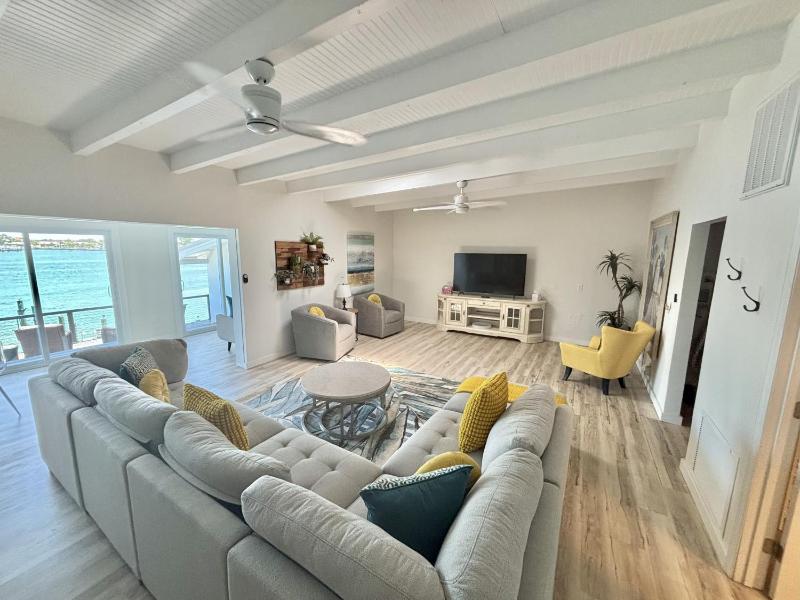 Bayside Grande Villa - image 38