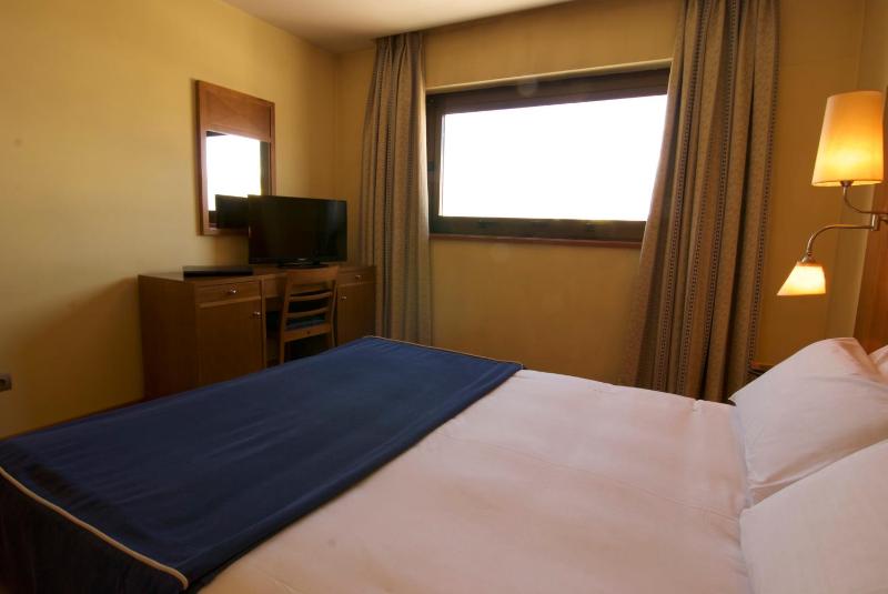 Superior Double or Twin Room image 4