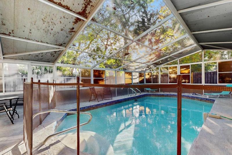 Garcia Getaway 2 Bed 2 Bath Small Family Pool Home - image 8