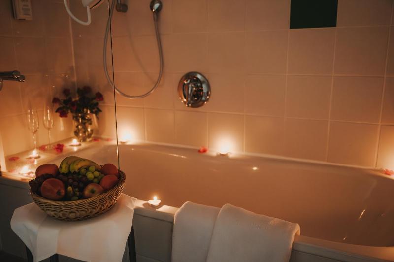 Double Room image 4