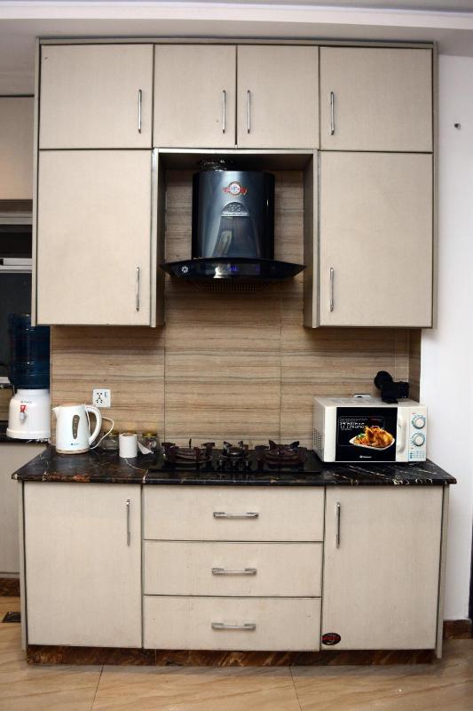 2 BR Suite Central location-Gulberg - image 11