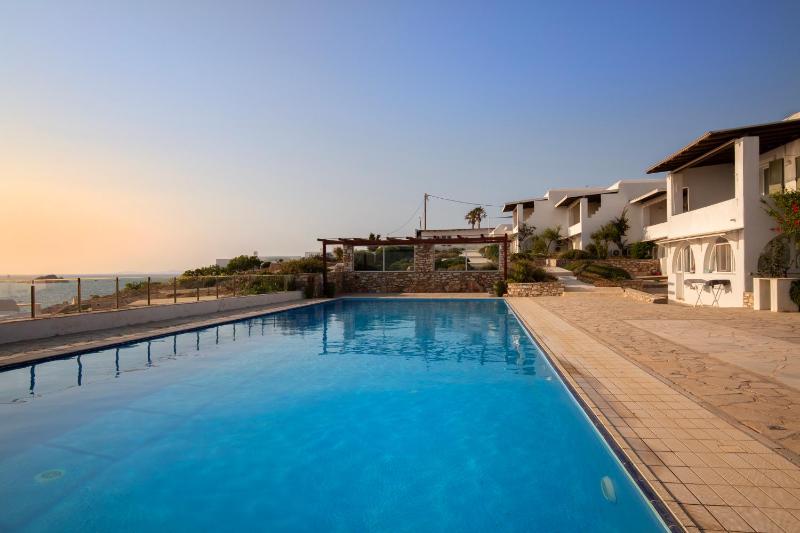 Acres Sunset Residence - image 2
