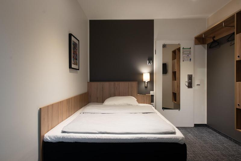 Single Room image 1