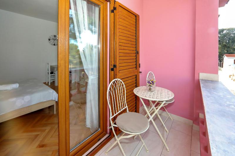 Studio with Balcony image 2