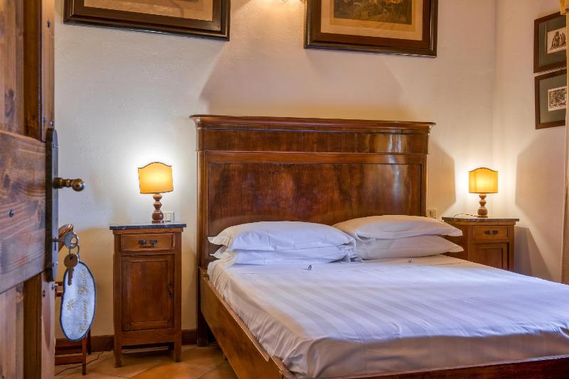 Double Room image 1