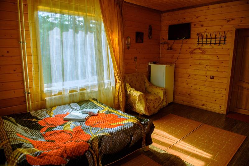 Quadruple Room with Bathroom image 2
