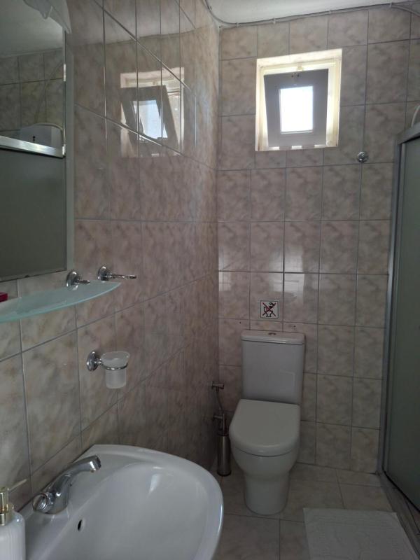 Standard Double Room image 4
