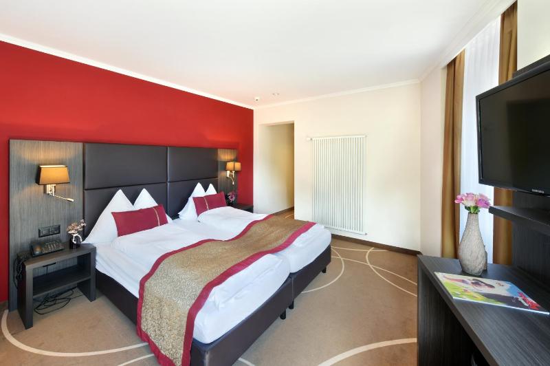 Superior Double Room image 3