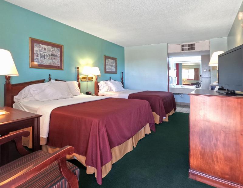 2 Queen Beds Non-Smoking