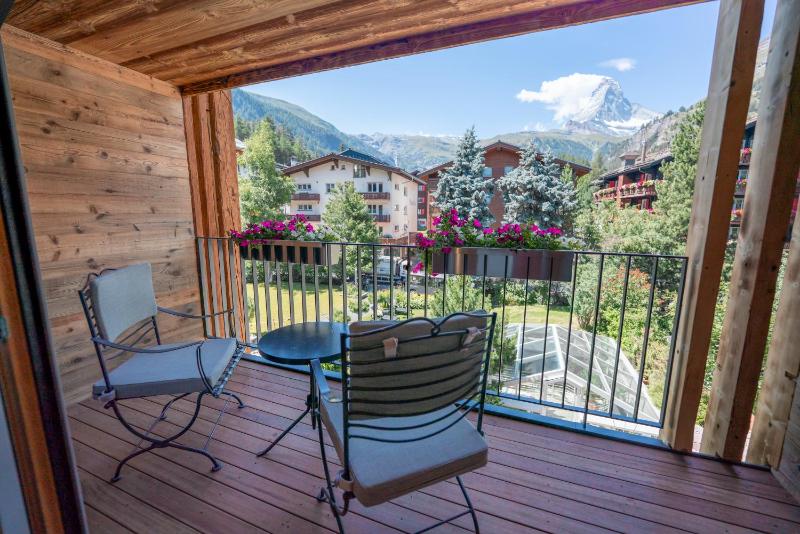 Deluxe Double Room with Matterhorn View image 1