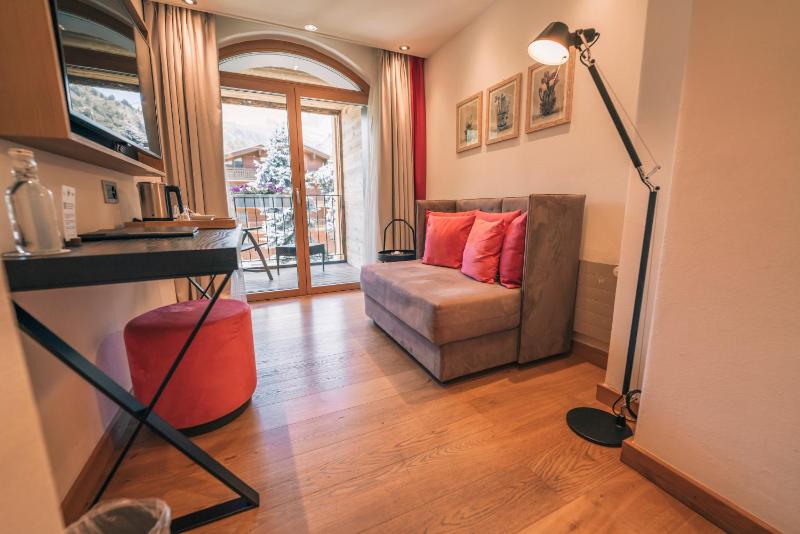 Deluxe Single Room with Matterhorn View image 3