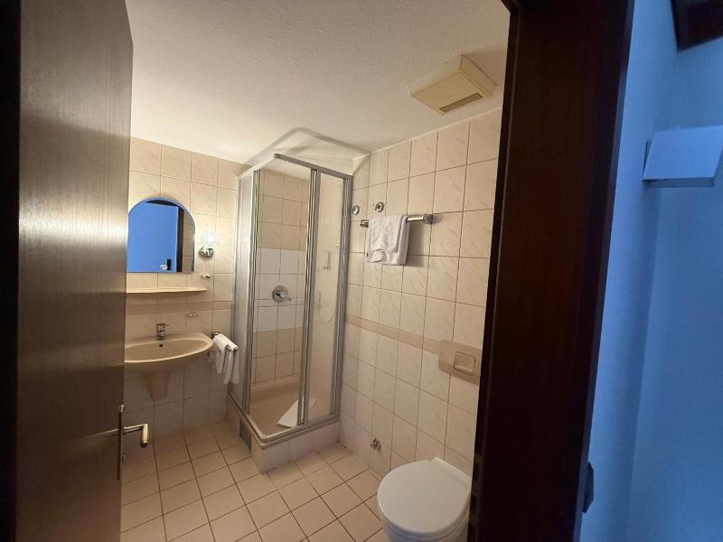 Standard Double Room image 2