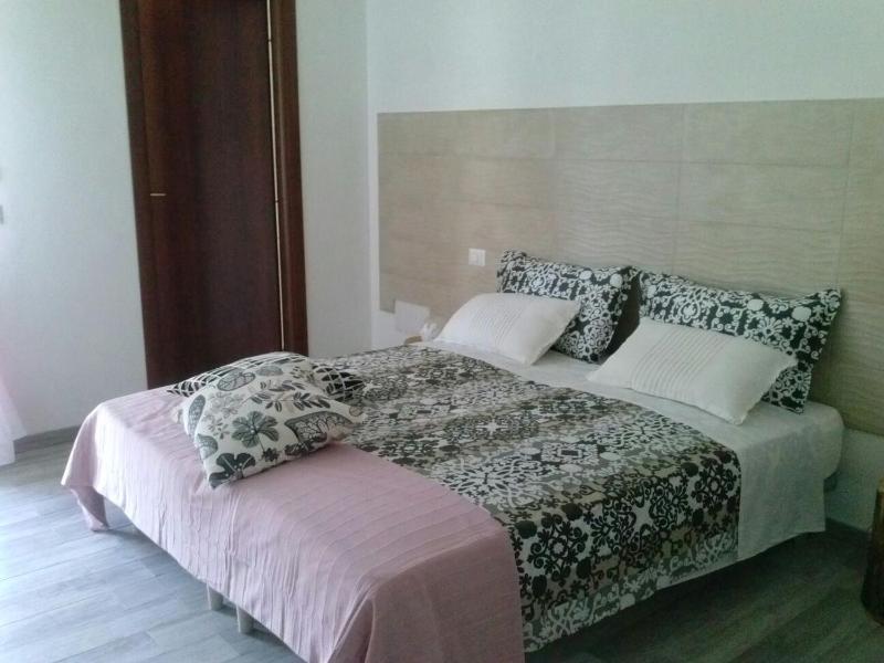 Deluxe Double or Twin Room image 4