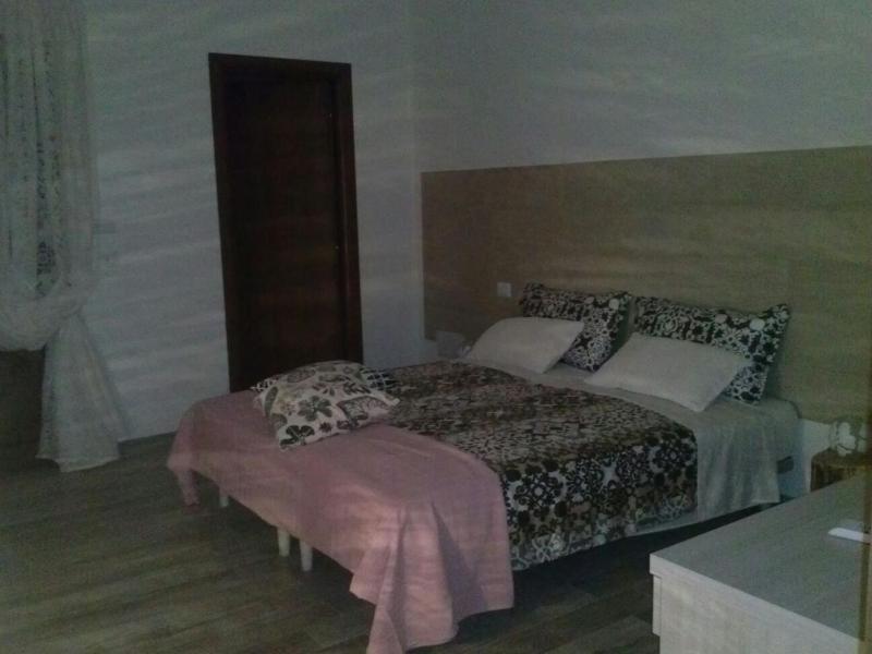 Deluxe Double or Twin Room image 3