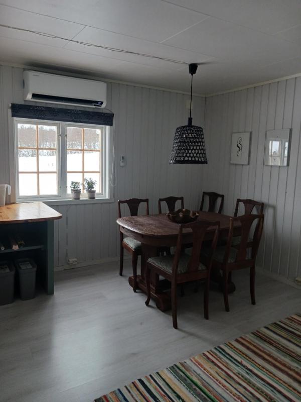 Two-Bedroom Cottage (6 Adults) image 1