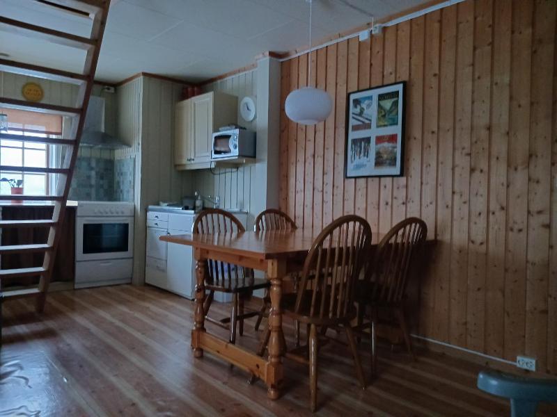 One-Bedroom Cottage with Loft (6 Adults) image 2