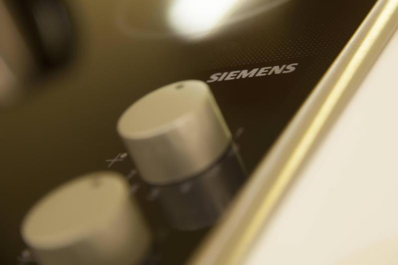 Corner Premium Two-Bedroom Apartment image 3