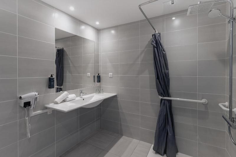 Superior Double Room image 3