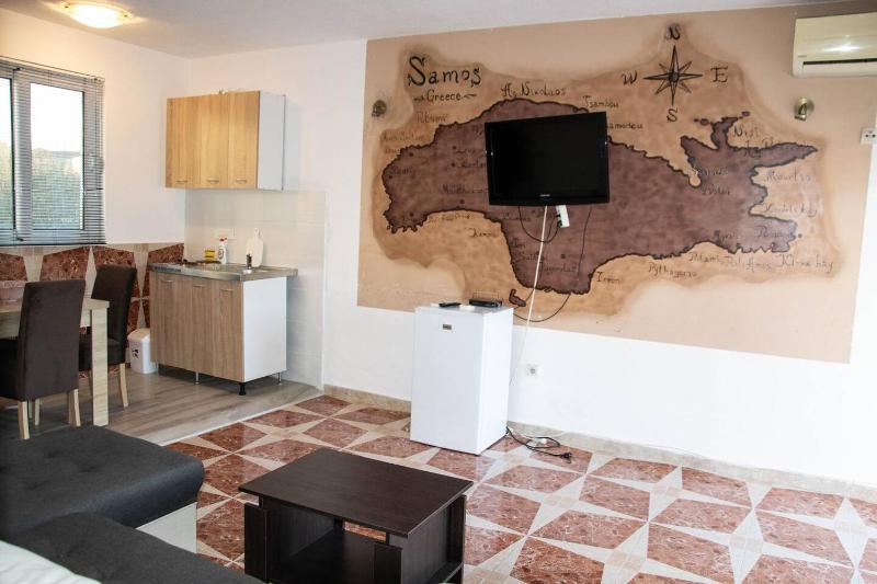 Old Olive Tree Apartment - image 7