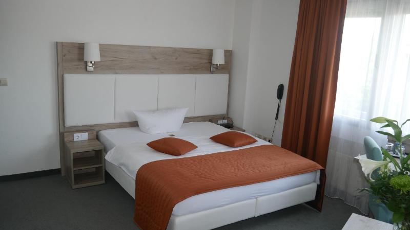 Comfort Single Room image 4