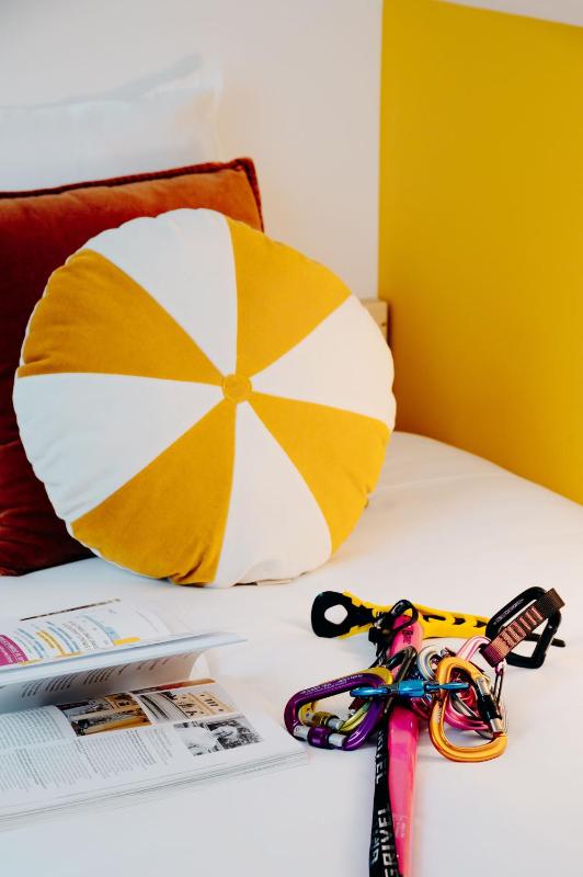 Single Bed in 6-Bed Dormitory Room image 3