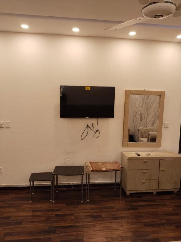 Luxury One Bed Apartment in Lahore - image 2