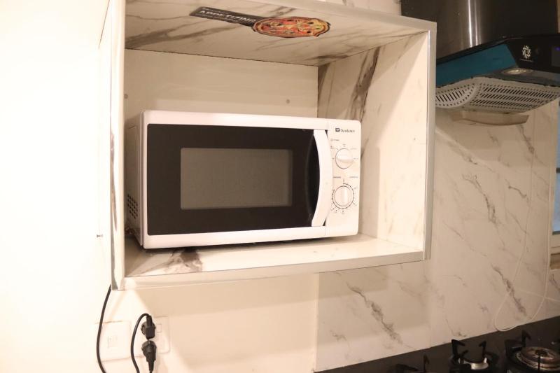 Luxury One Bed Apartment in Lahore - image 12