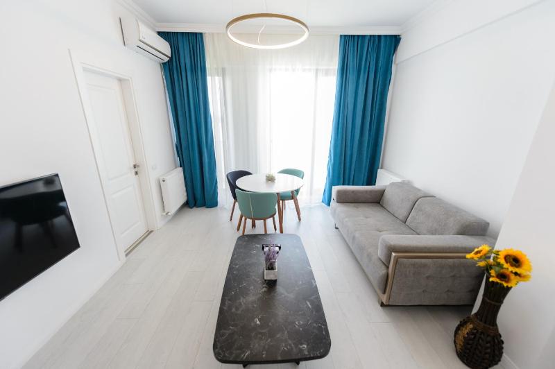 Junior Suite with Balcony image 2