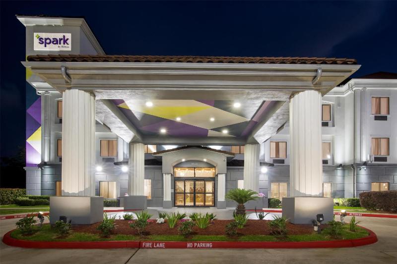 Spark by Hilton Houston Hobby Airport - image 34