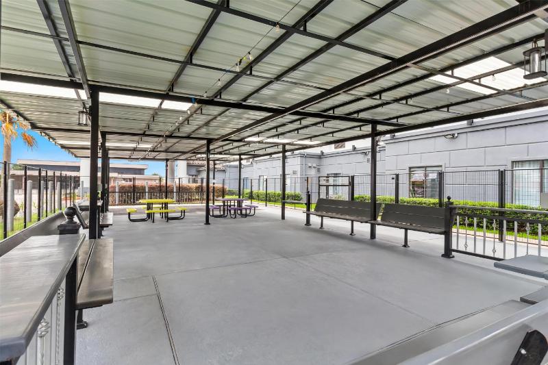 Spark by Hilton Houston Hobby Airport - image 38