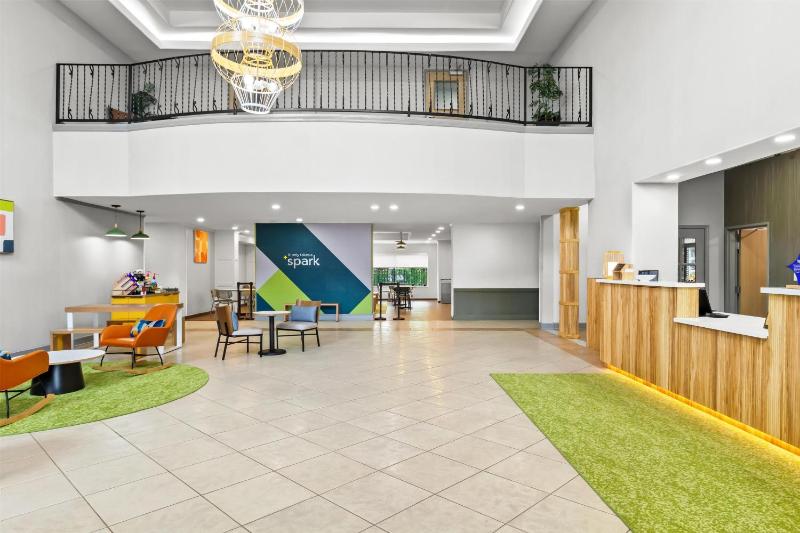 Spark by Hilton Houston Hobby Airport - image 37