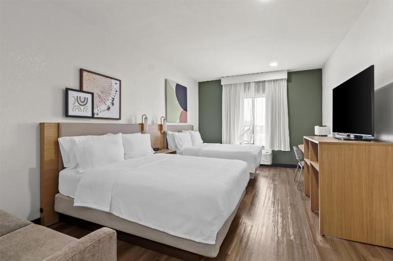 Spark by Hilton Houston Hobby Airport - image 2