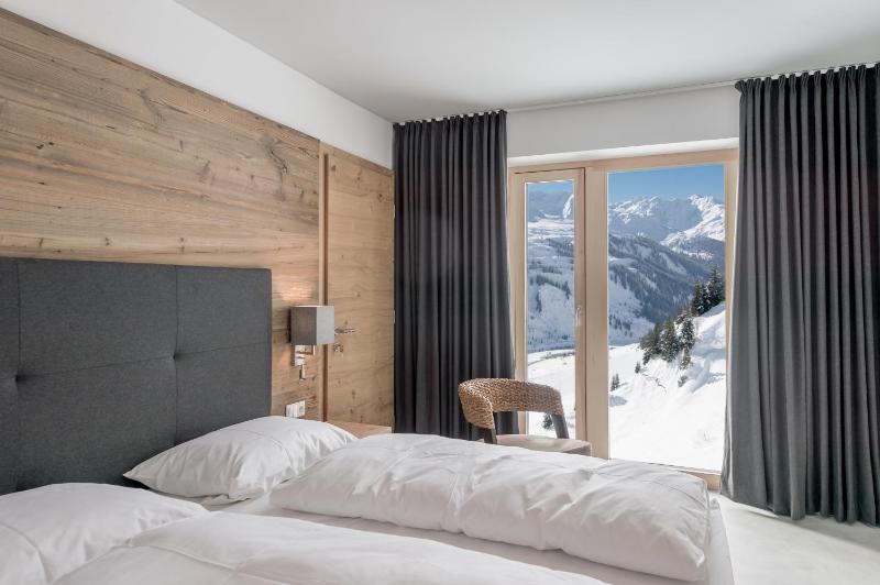 Double Room with Mountain View image 1