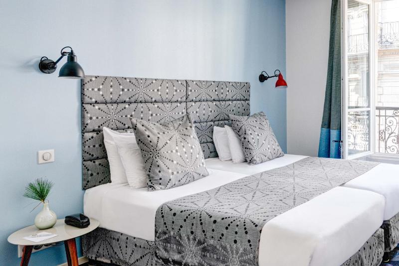 Superior Twin Room image 4