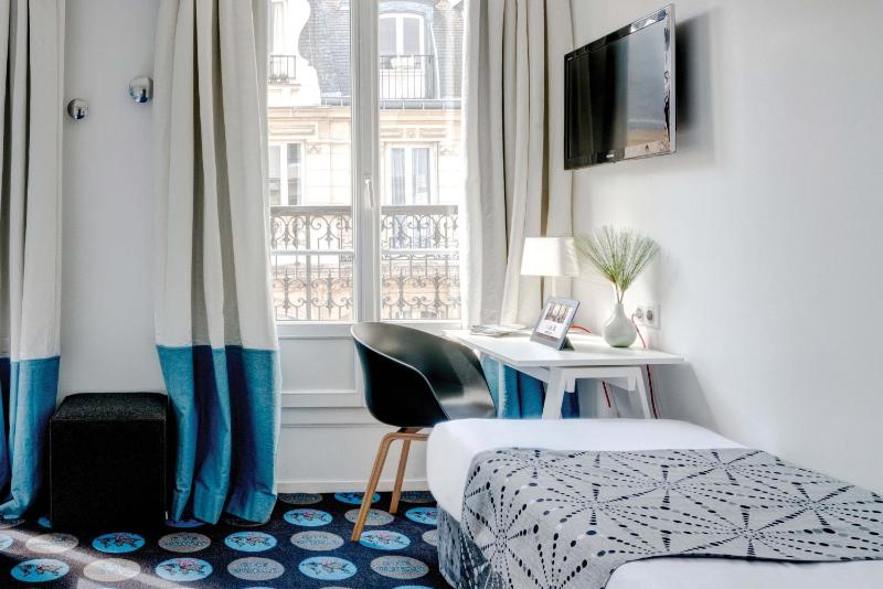 Standard Triple Room image 2