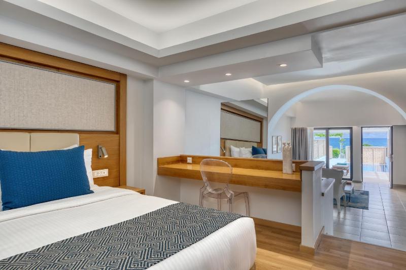 Executive Suite with Sea View image 3