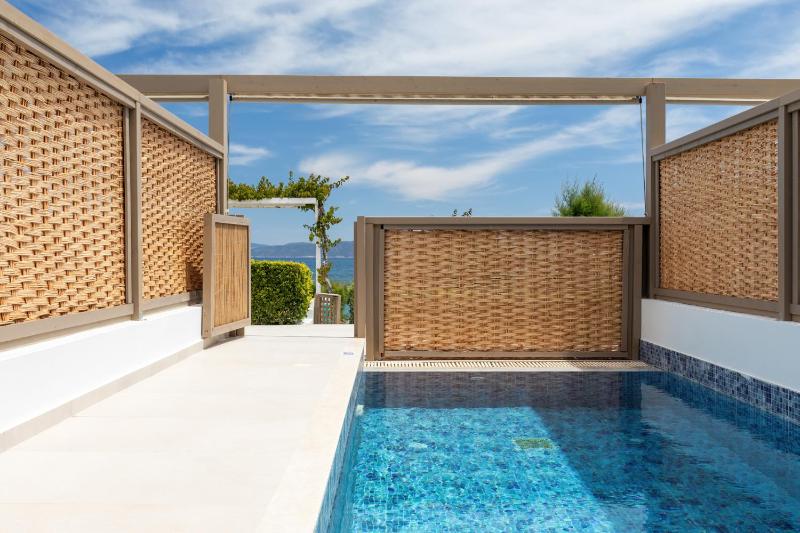 Executive Suite with Sea View image 2