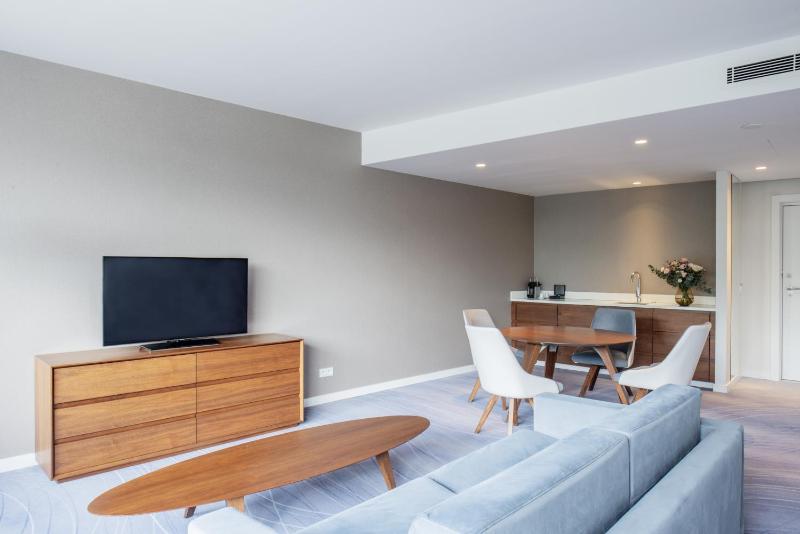 One-Bedroom King Suite image 2