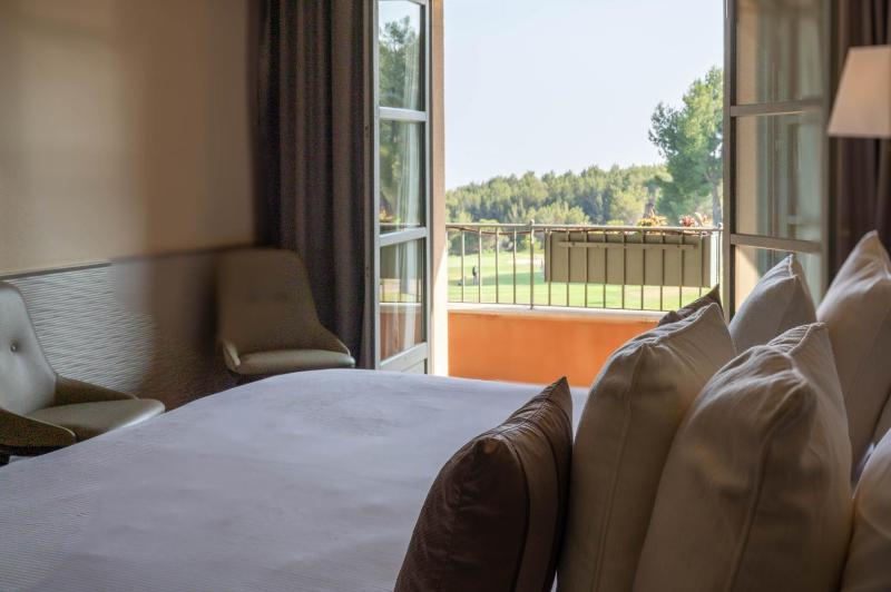 Executive Suite image 4