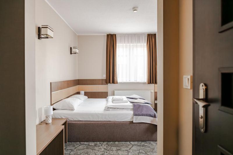 Family Room (2 Adults + 1 Child up to 12 years old) image 1