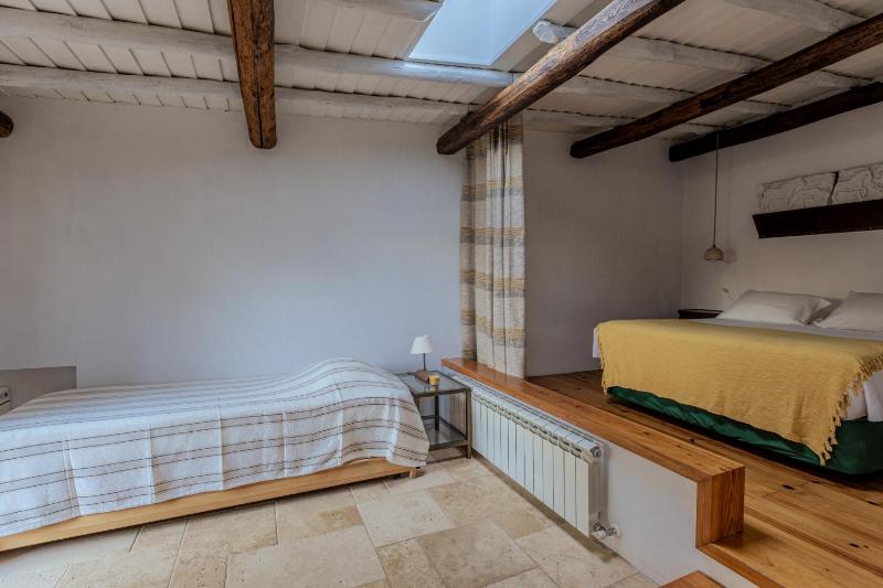 One-Bedroom Apartment image 3