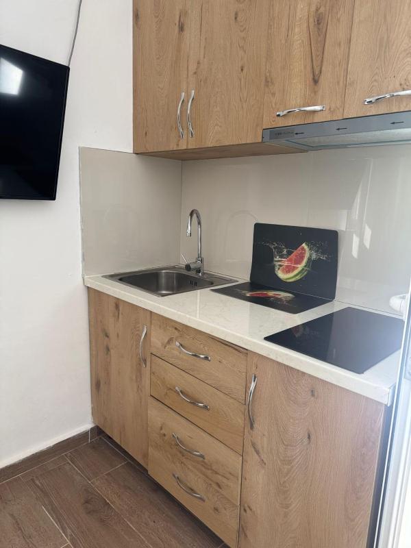 Doris Apartments - image 16