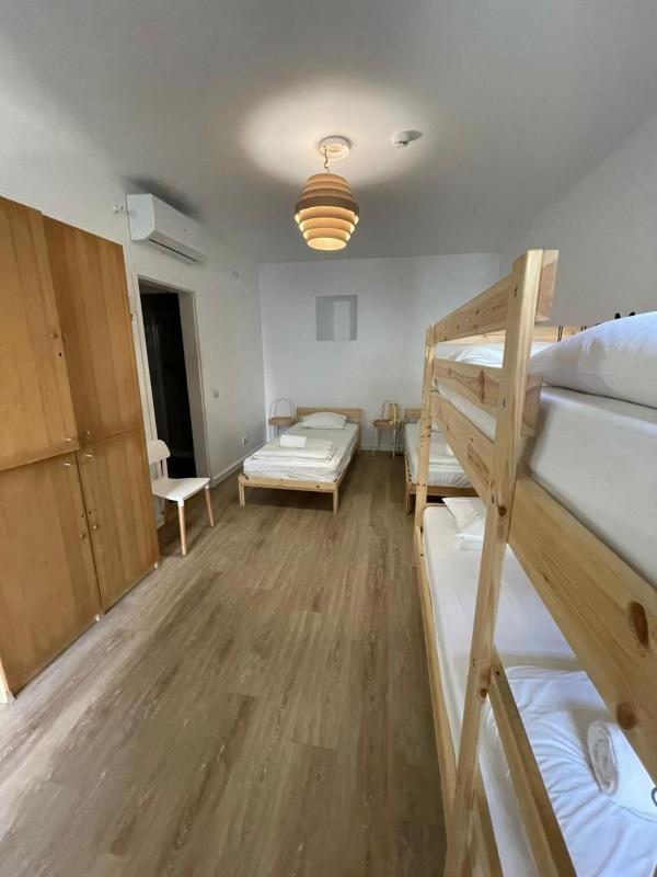 Bed in 4-Bed Mixed Dormitory Room image 3