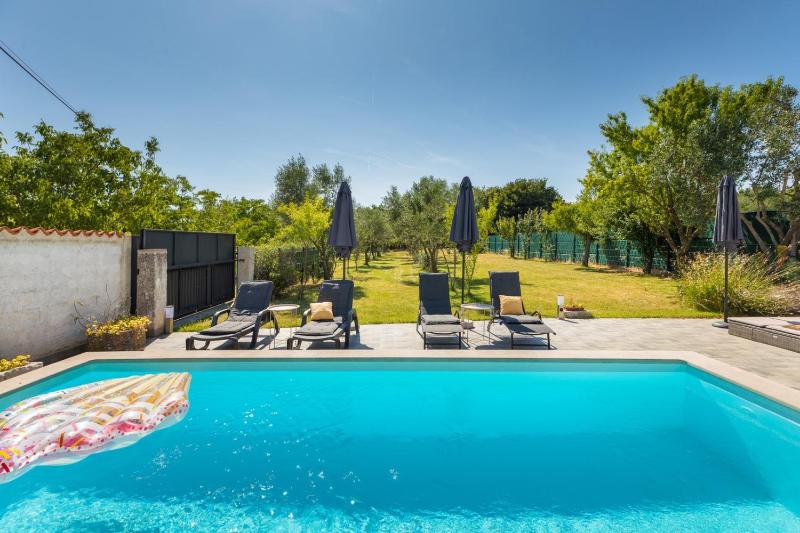 Holiday home Dioniza by Villsy- with private pool and jacuzzi - image 19