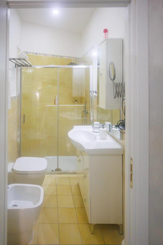 Large Double Room image 2