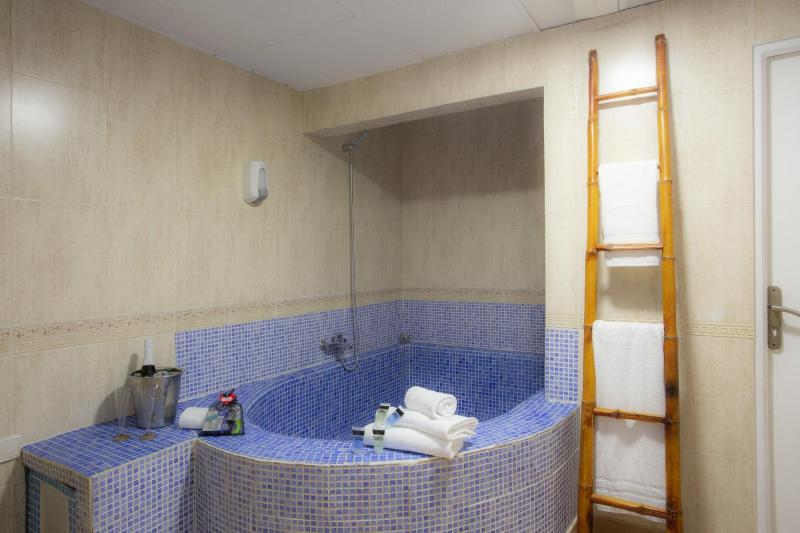 King Suite image 2