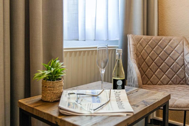 Small Double Room image 2