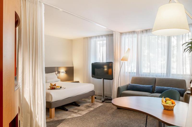 Superior Suite with Sofa image 2