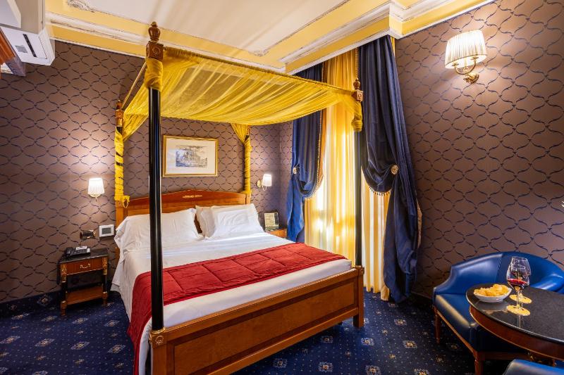 Deluxe Triple Room image 4