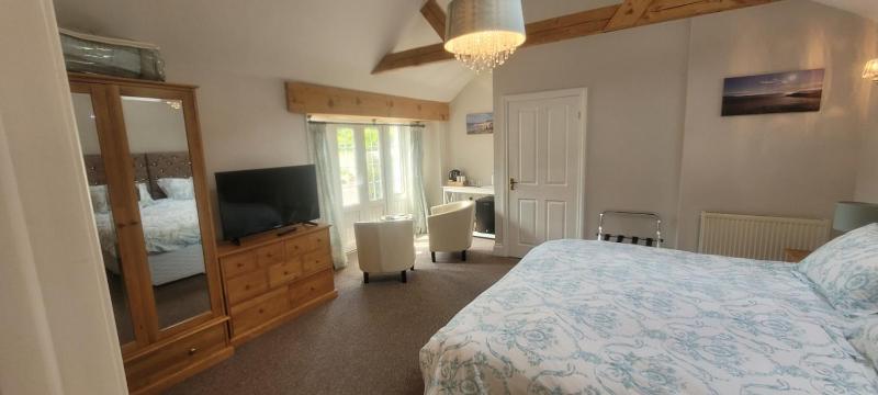 Superior Double or Twin Room image 3